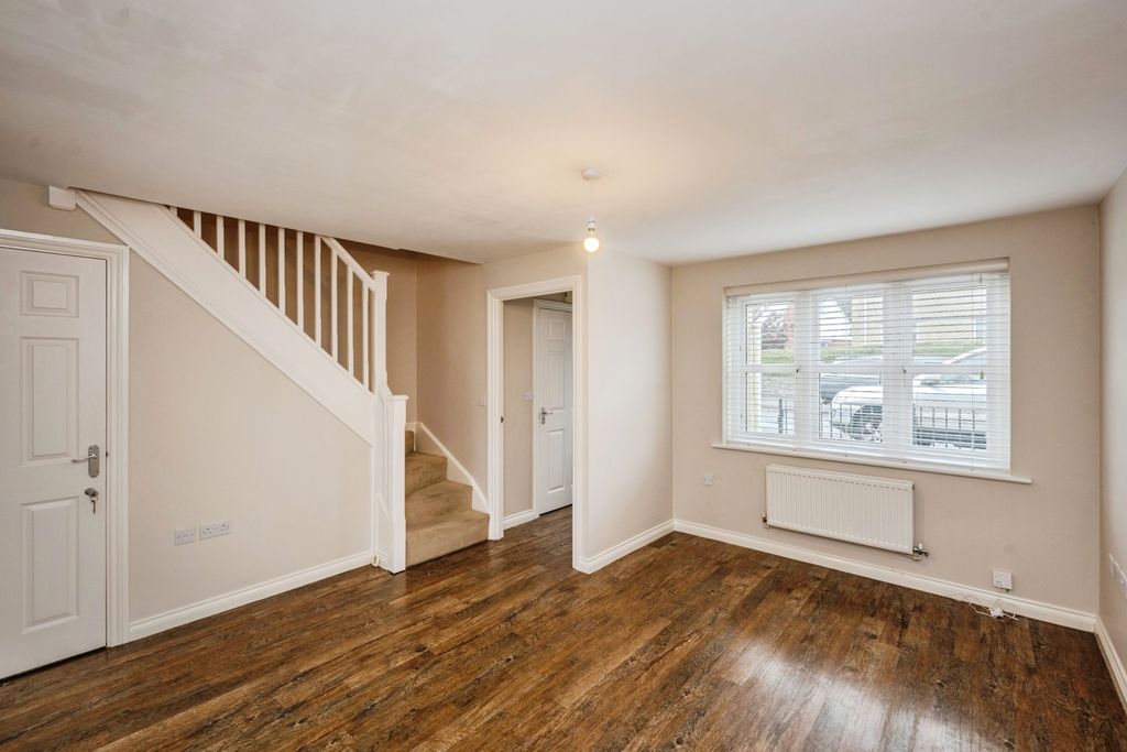 Property photo 3 of 17 Photo