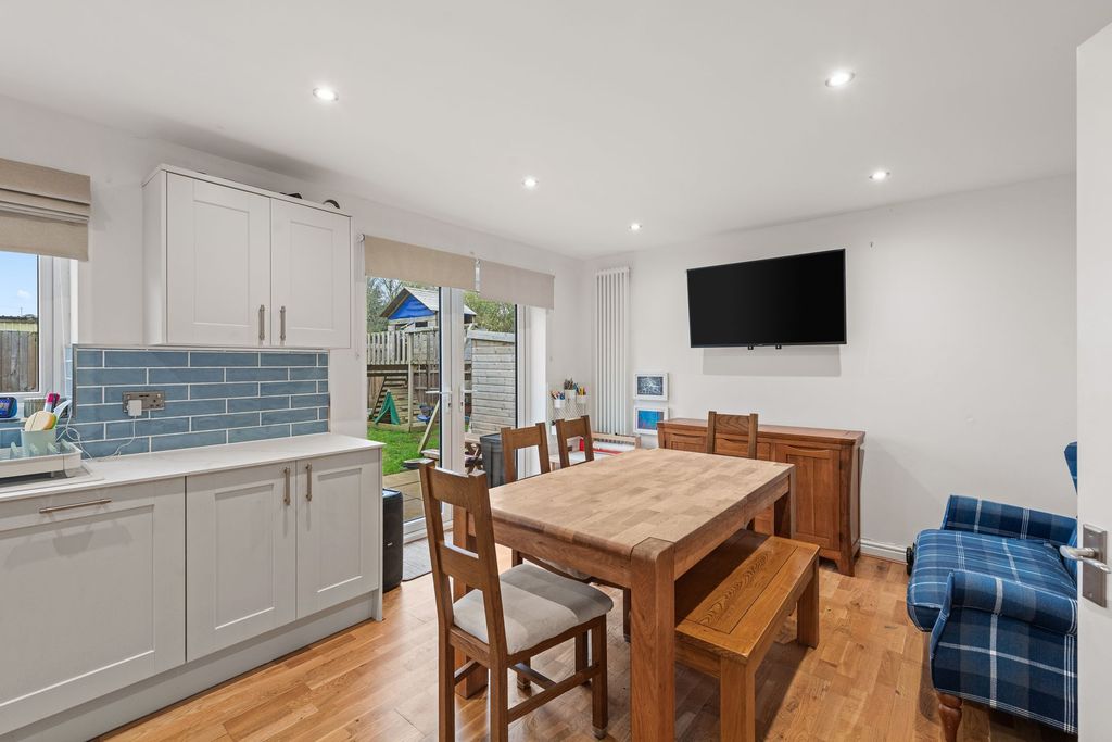 Property photo 3 of 21