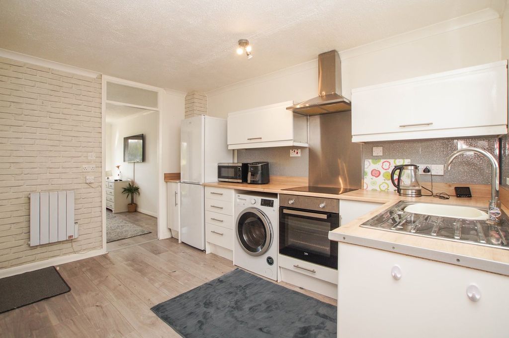 Property photo 3 of 14 Dining Kitchen