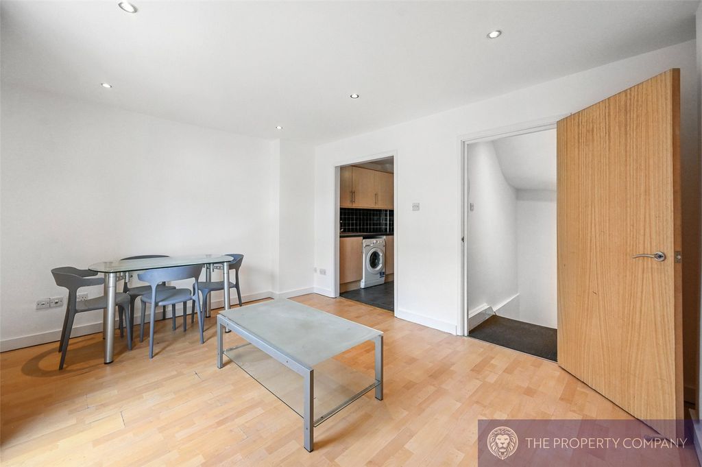 Property photo 3 of 11 Picture No. 29