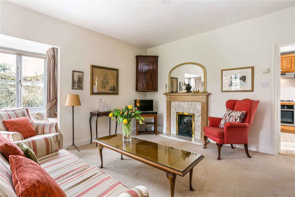Property photo 3 of 19 Sitting Room