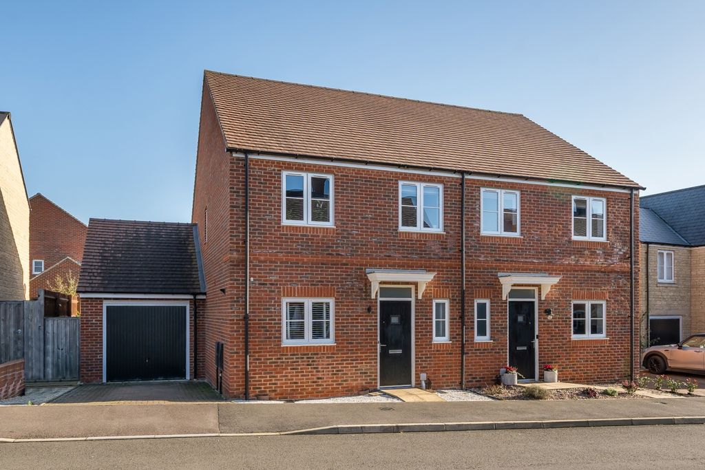 Property photo 1 of 12 1382029-1-691B02d73E5F7