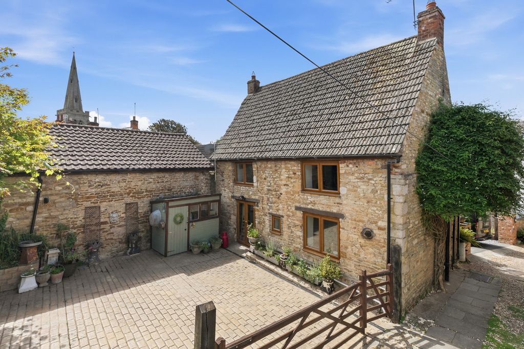 Property photo 1 of 35