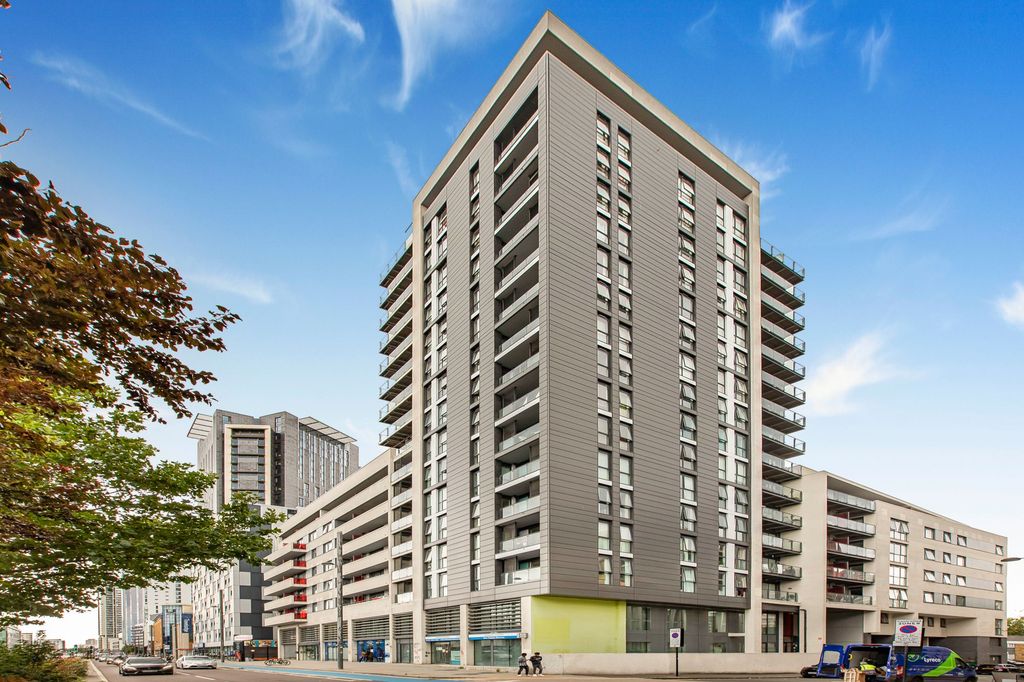 Property photo 2 of 25