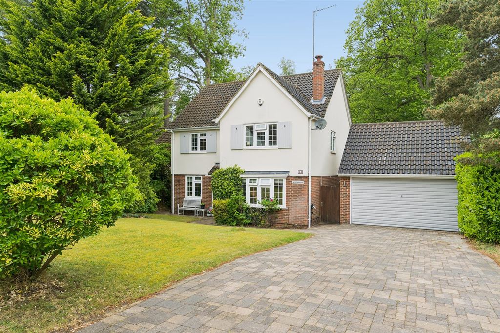 Property photo 1 of 36 The Heath, Leighton Buzzard