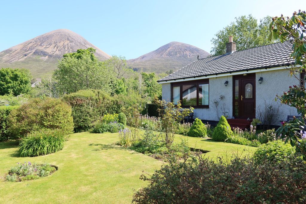 Property photo 2 of 53