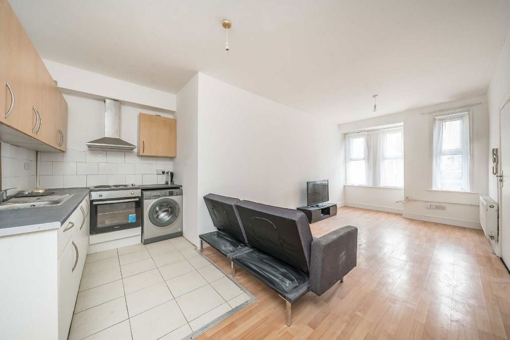 Property photo 3 of 5