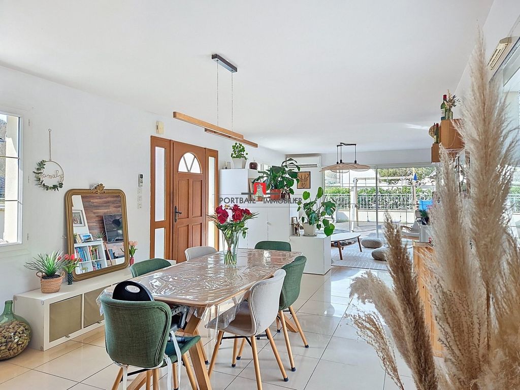Property photo 1 of 10 House For Sale In Saint-André-De-Cubzac