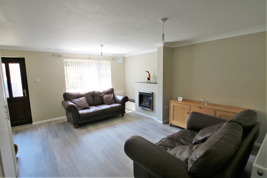 Property photo 3 of 10 Img_9227