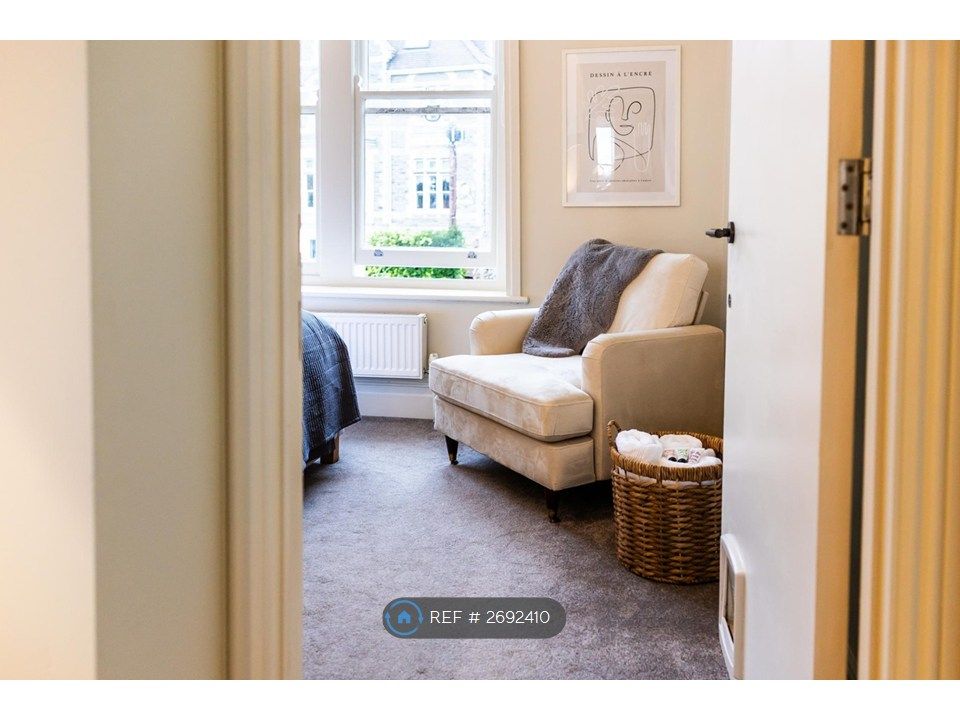 Property photo 3 of 35