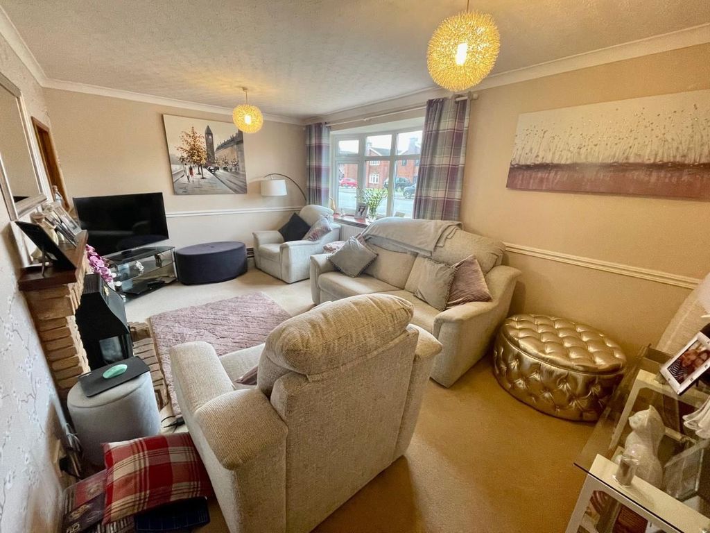 Property photo 3 of 16 144Montague9.Jpg