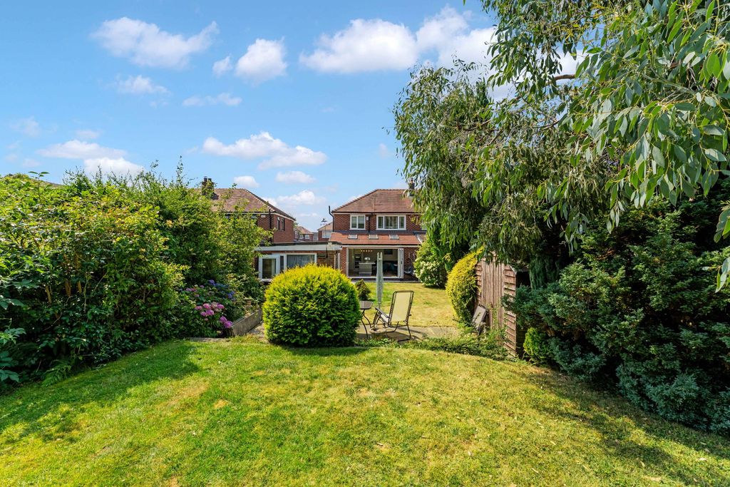 Property photo 3 of 32