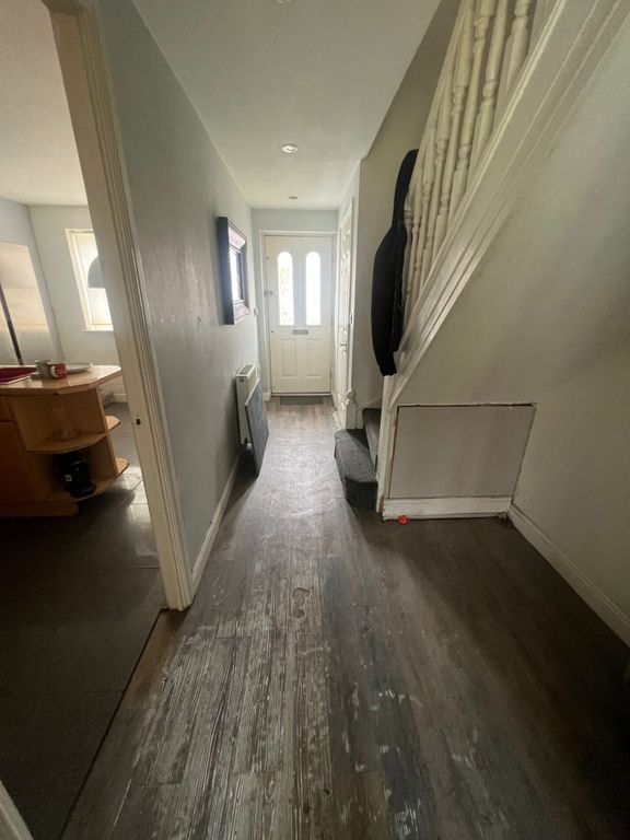 Property photo 2 of 6