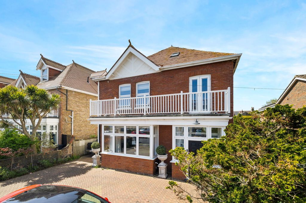 Property photo 1 of 39