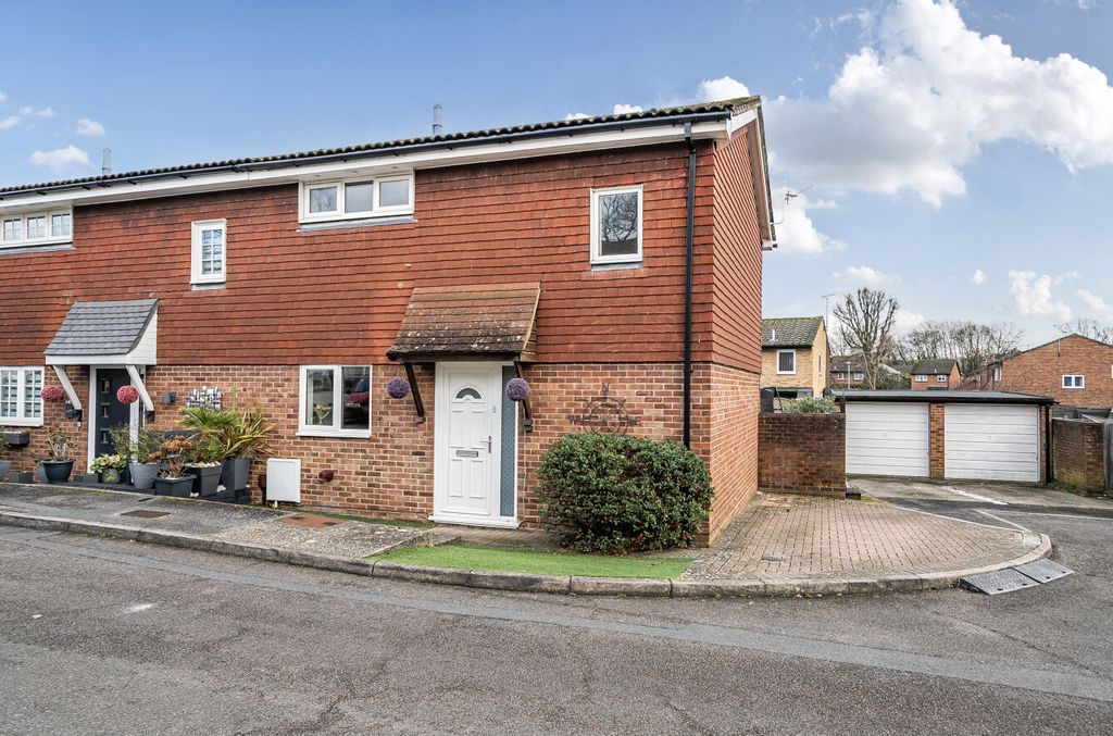 Property photo 1 of 15 1399658-1-696F819...