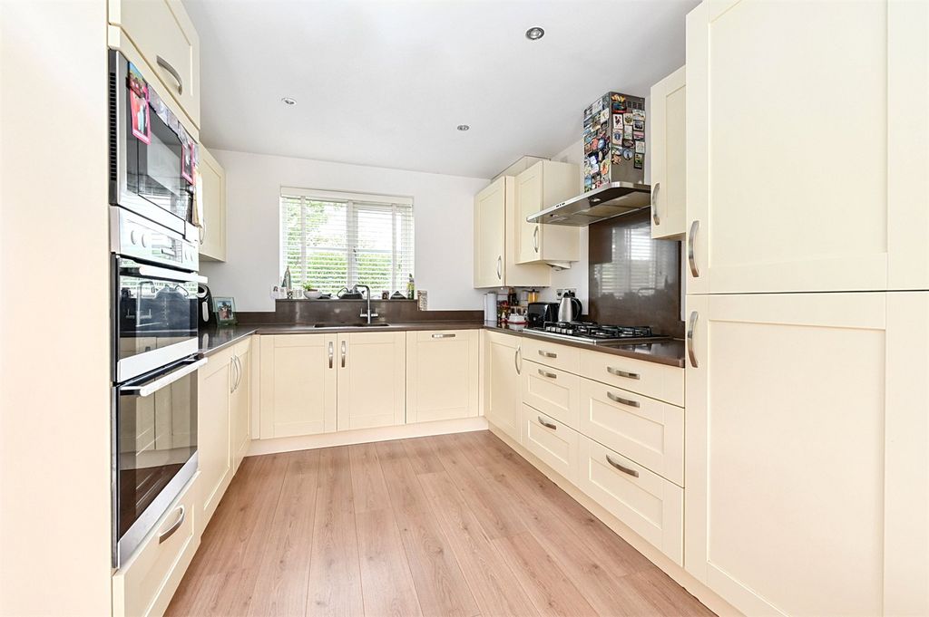 Property photo 3 of 14 Kitchen/ Diner