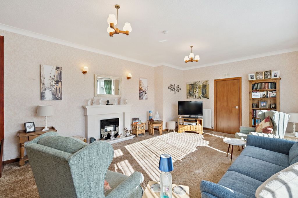 Property photo 2 of 38