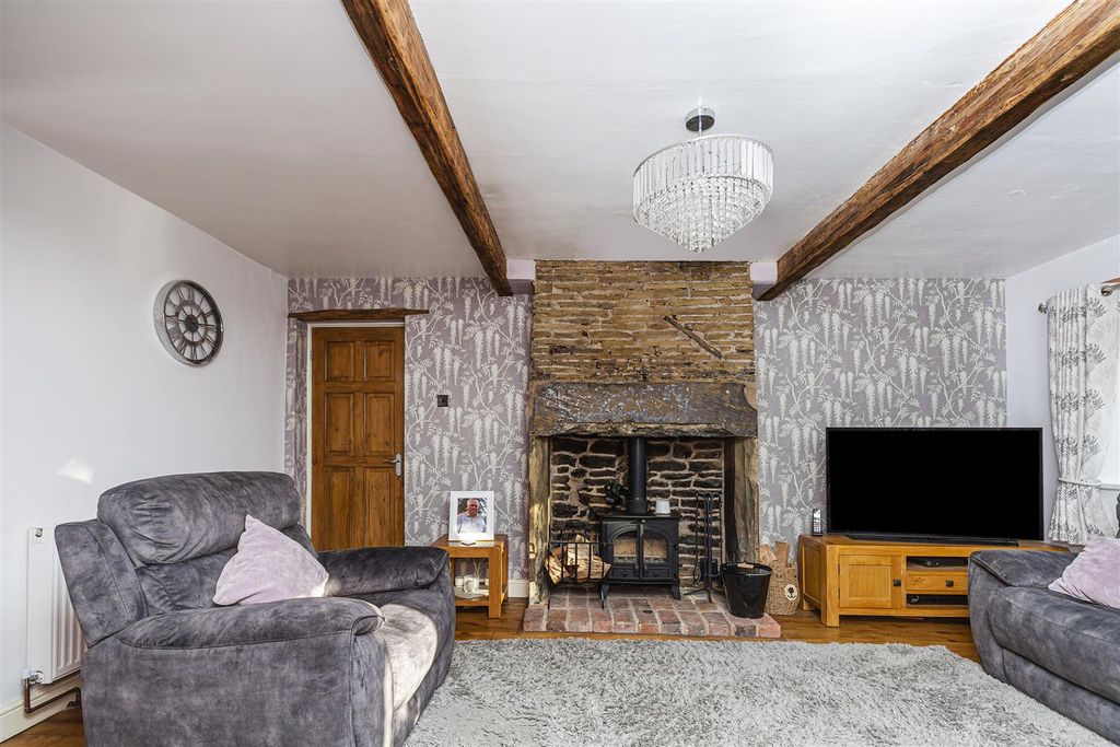 Property photo 3 of 46