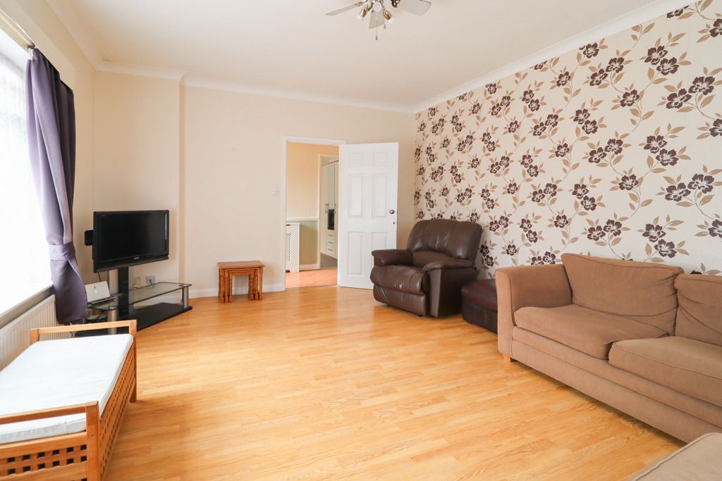 Property photo 3 of 20 4949005