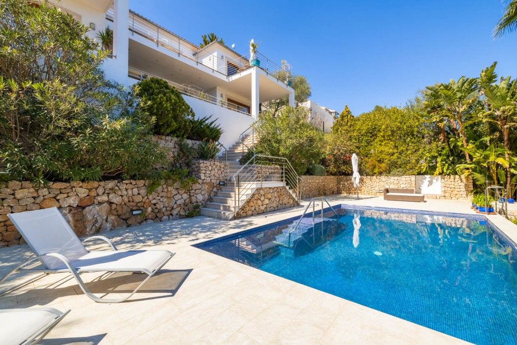 Property photo 1 of 20 Pool