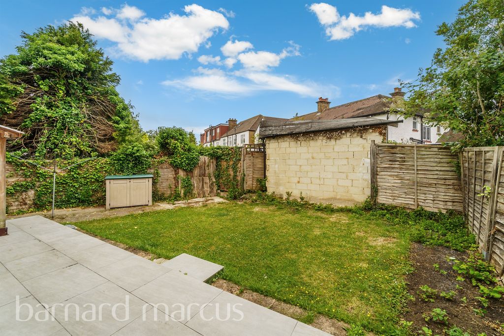 Property photo 3 of 12