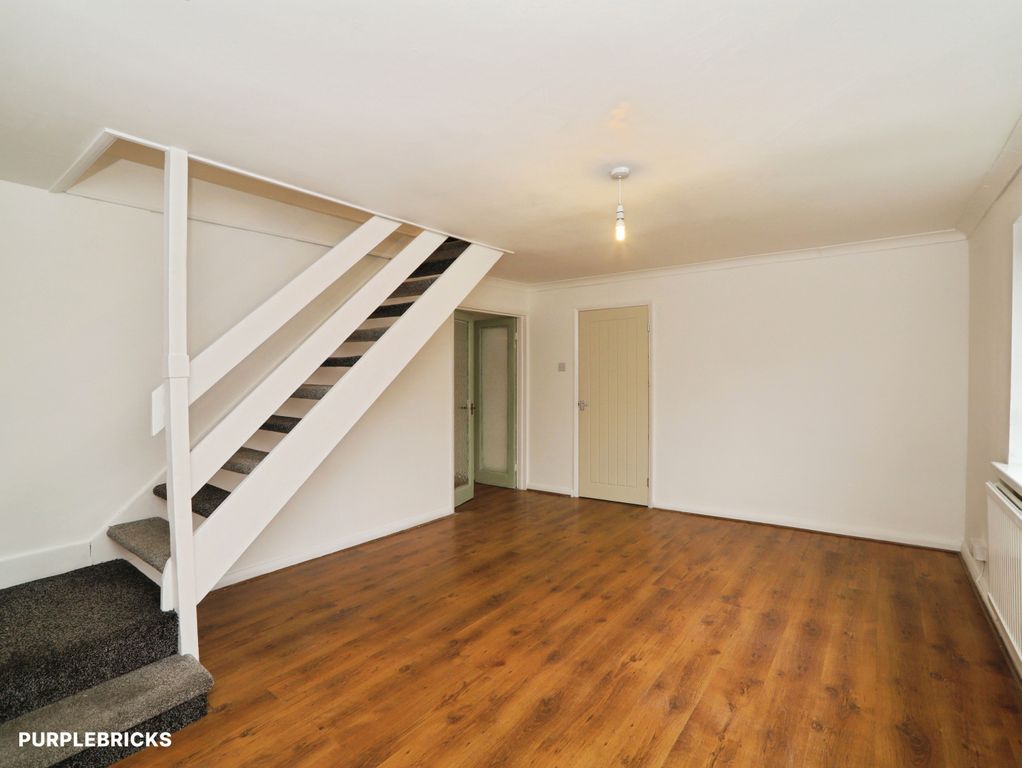 Property photo 3 of 27