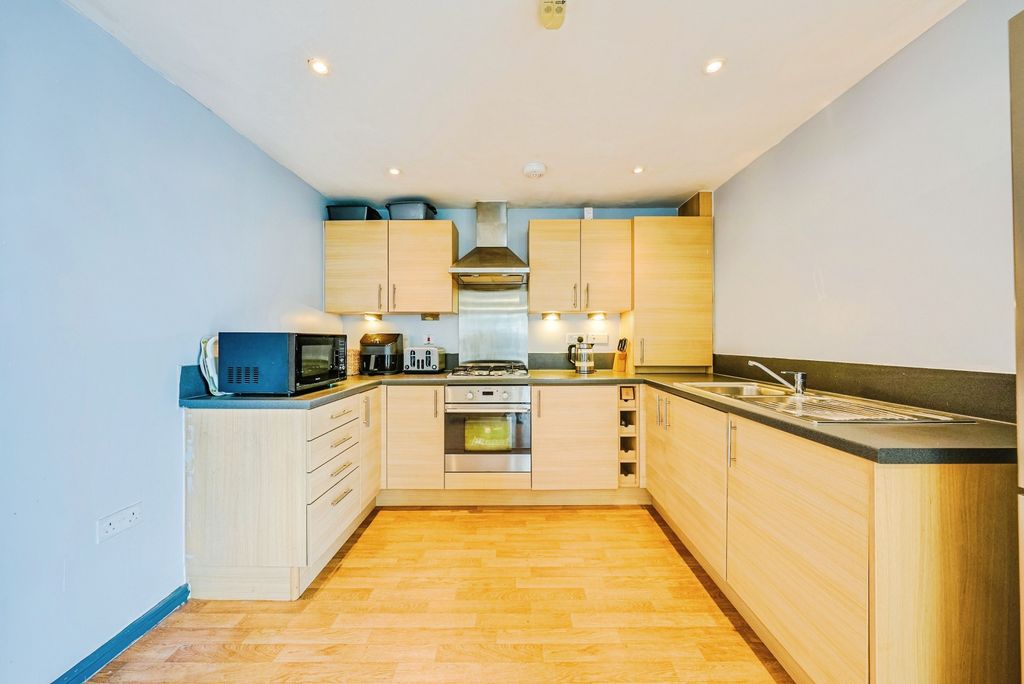 Additional image 4 of 2 bed flat for saleDulcie Close, Greenhithe DA9