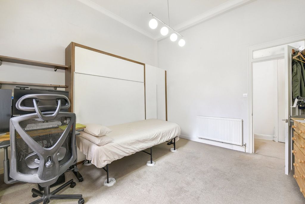 Property photo 2 of 7 Studio