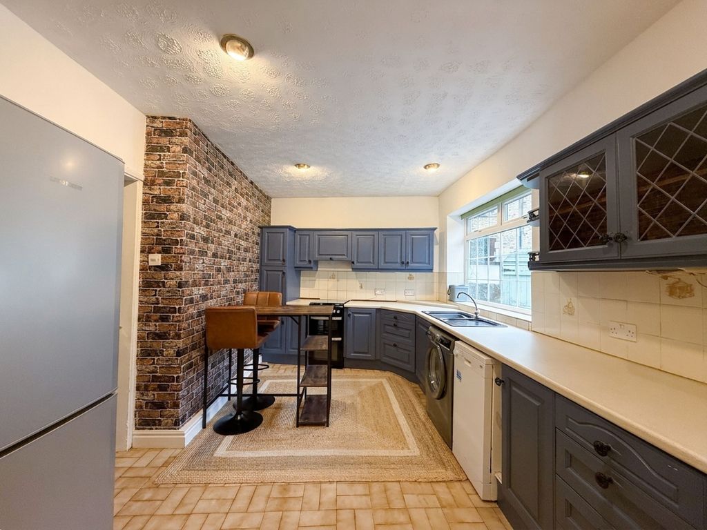 Property photo 1 of 12 Kitchen
