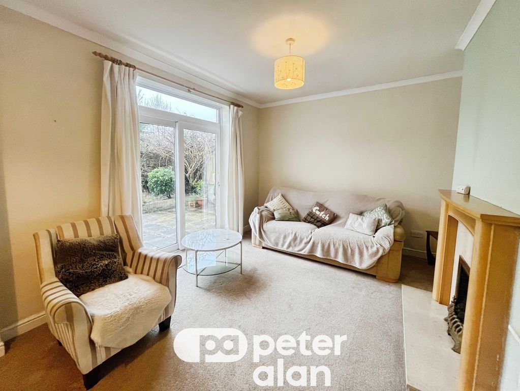 Property photo 2 of 11 Front