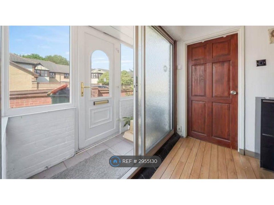 Property photo 2 of 8