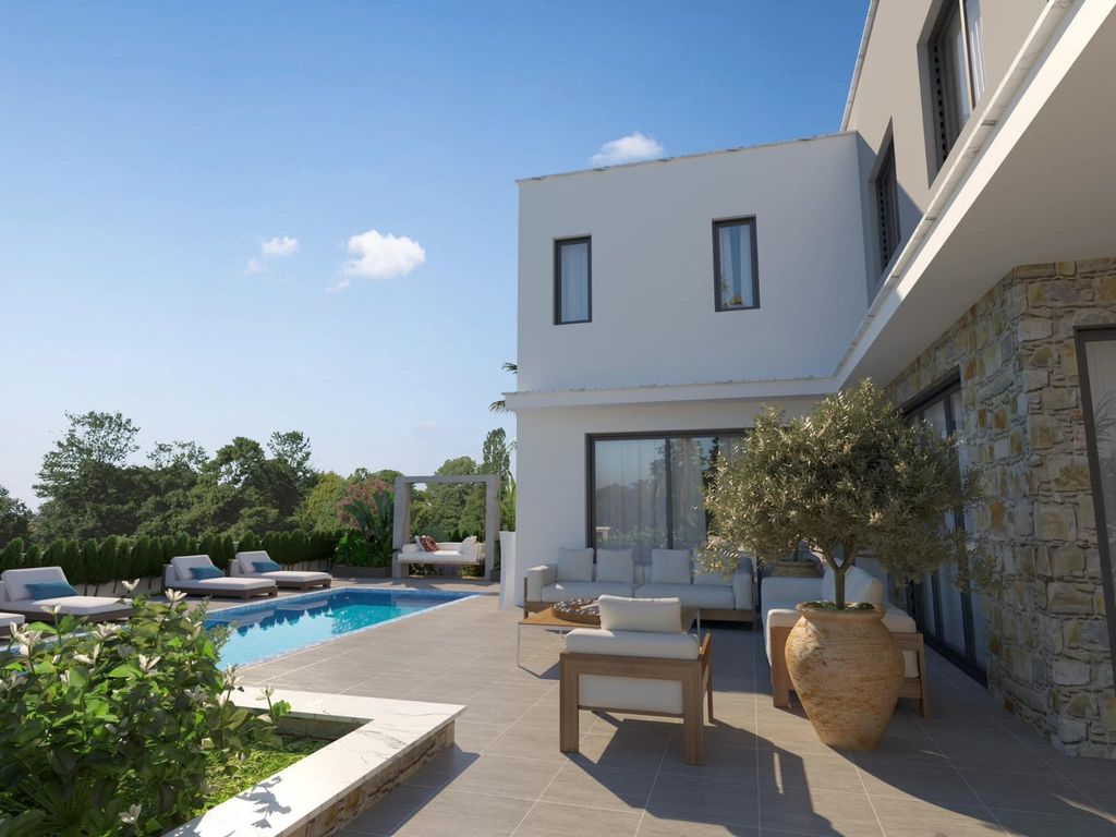 Property photo 3 of 5