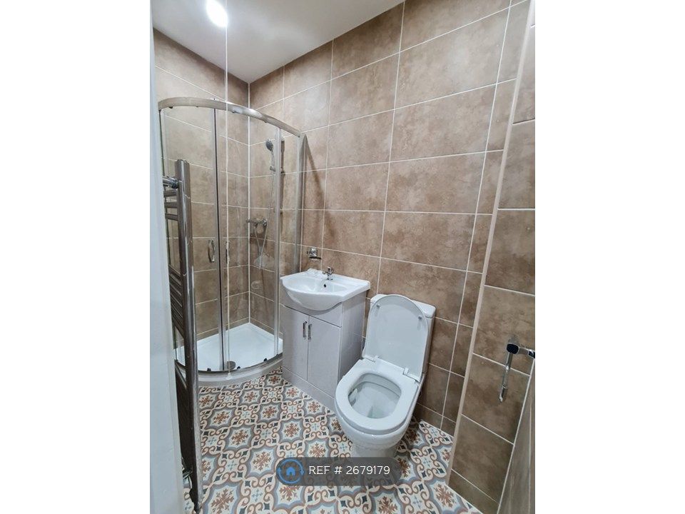 Property photo 3 of 7 Room 1 Ensuite