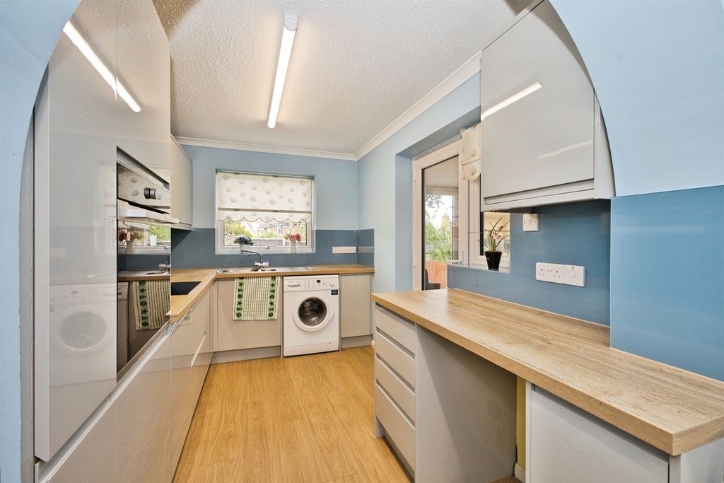 Property photo 2 of 13