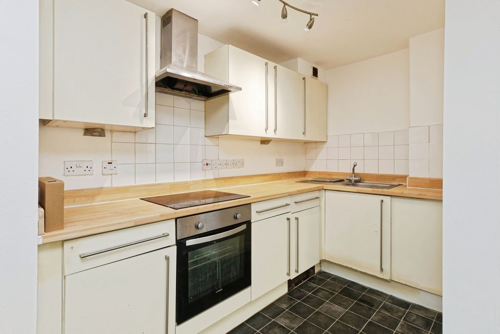 Property photo 2 of 19 Pbox-Img.Jpg