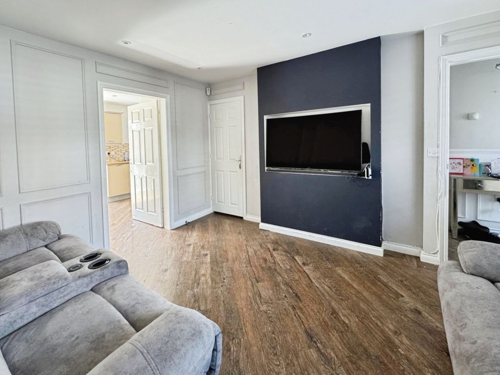 Property photo 3 of 20 Pbox-Img.Jpg