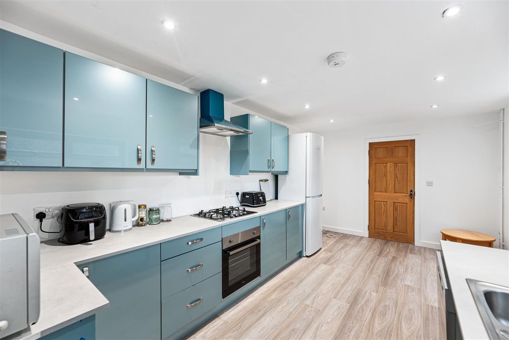 Property photo 2 of 19 Kitchen Diner