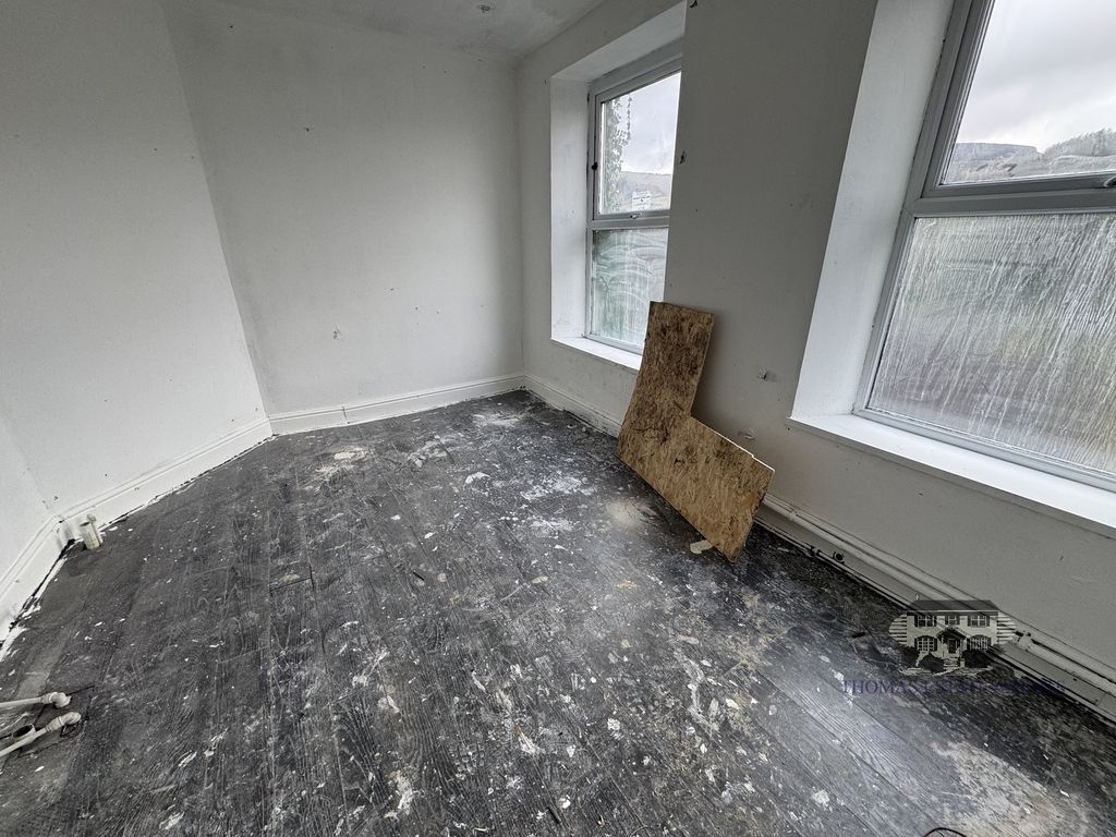 Additional image 14 of 5 bed property for saleYstrad Road, Pentre, Rhondda Cynon Taff CF41