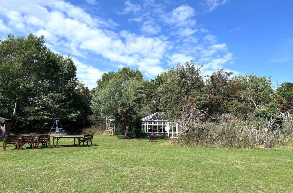 Property photo 3 of 7