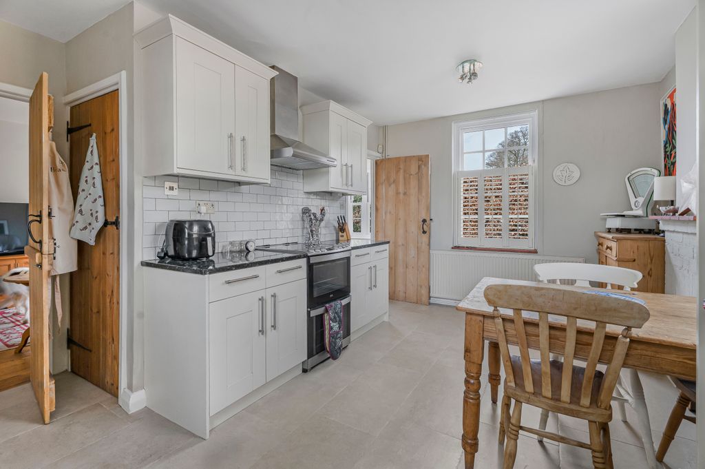 Property photo 2 of 22 Kitchen