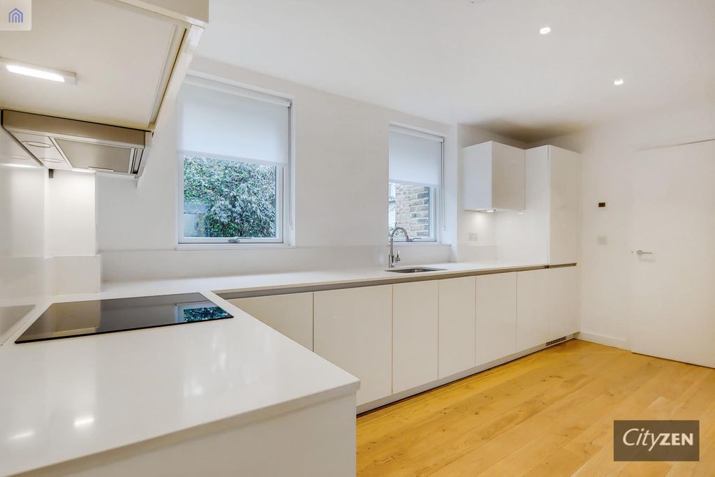 Property photo 2 of 15 Kitchen