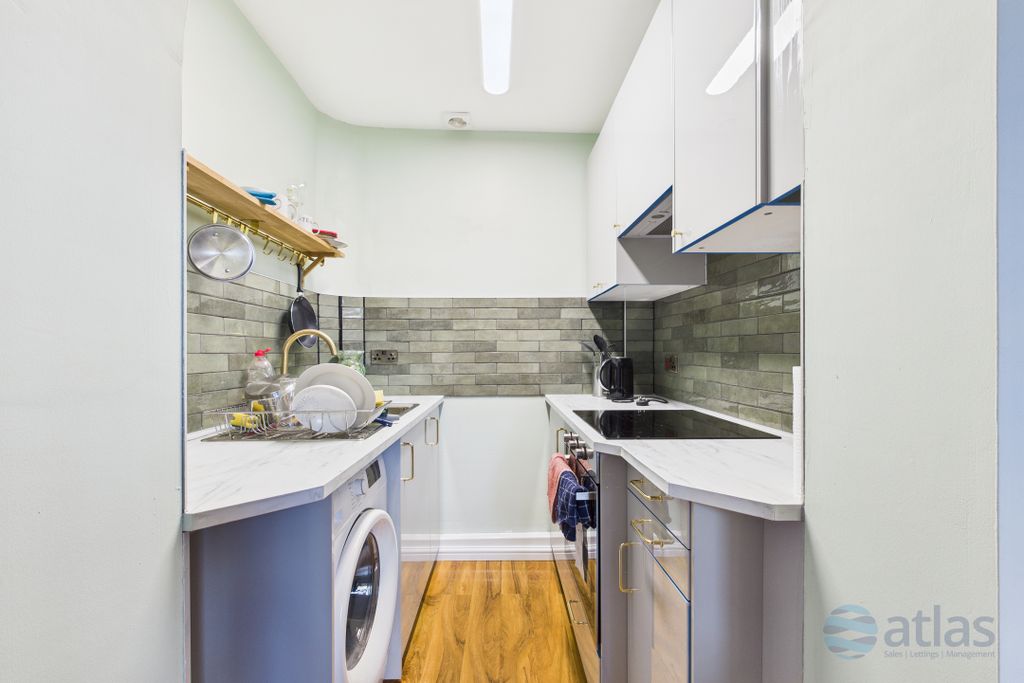 Property photo 3 of 6 Kitchen