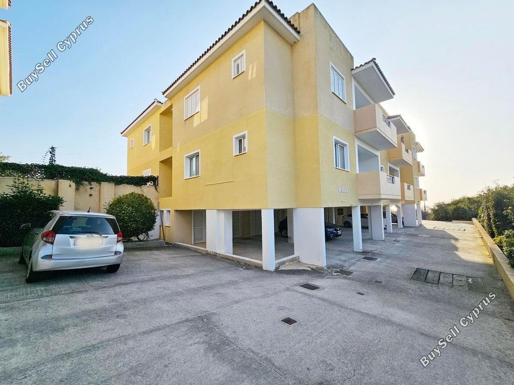 Property photo 2 of 31