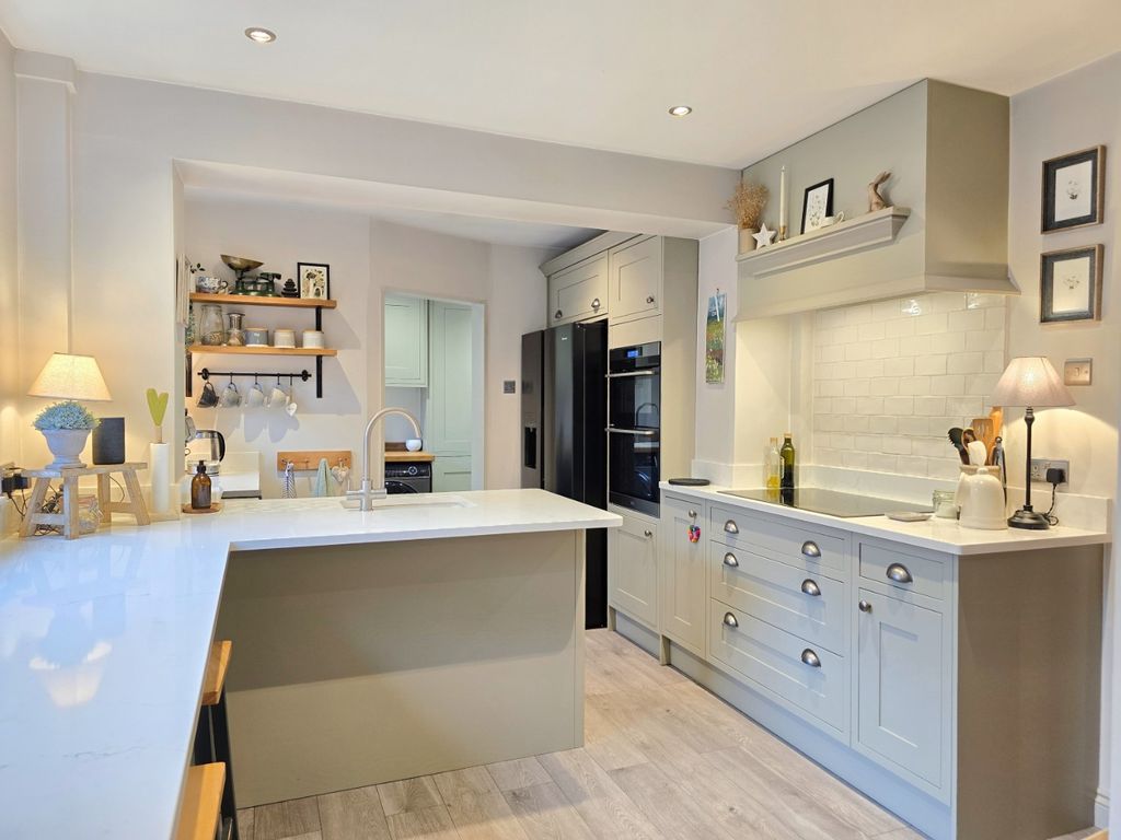 Property photo 3 of 15 5033144
