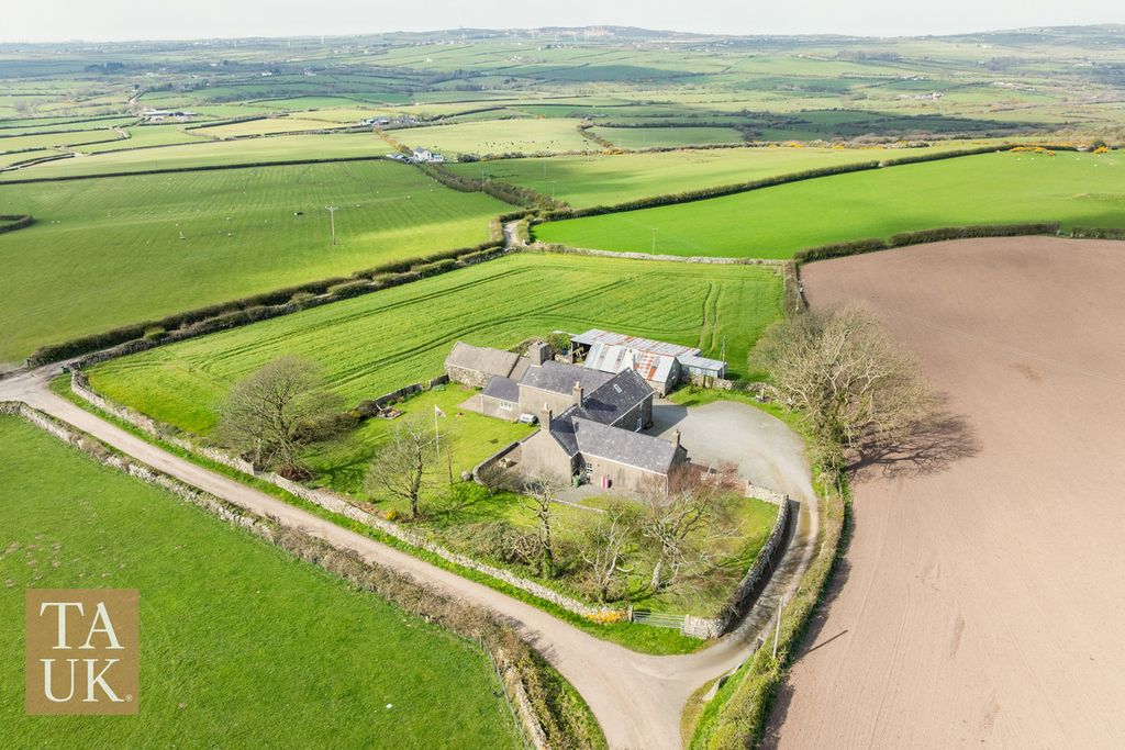 Property photo 3 of 27