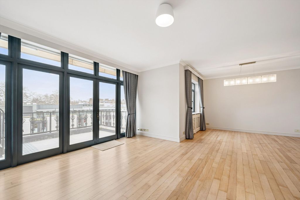 Property photo 3 of 14 Image