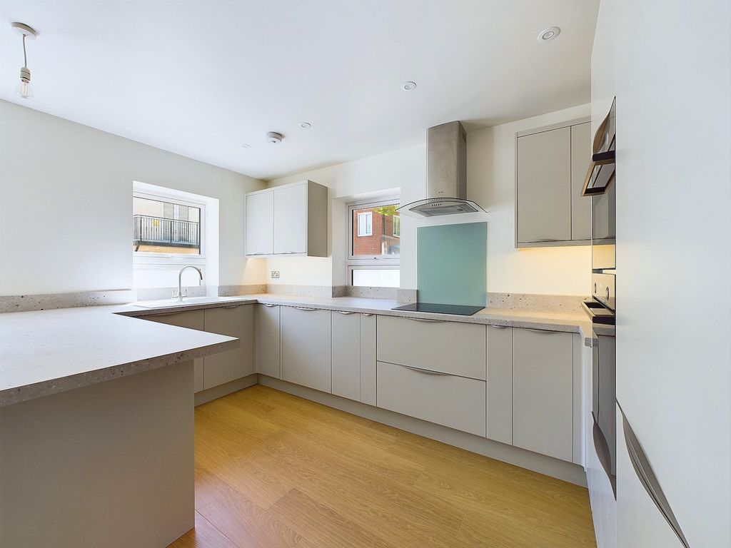 Property photo 2 of 10 60000228-Hr-2
