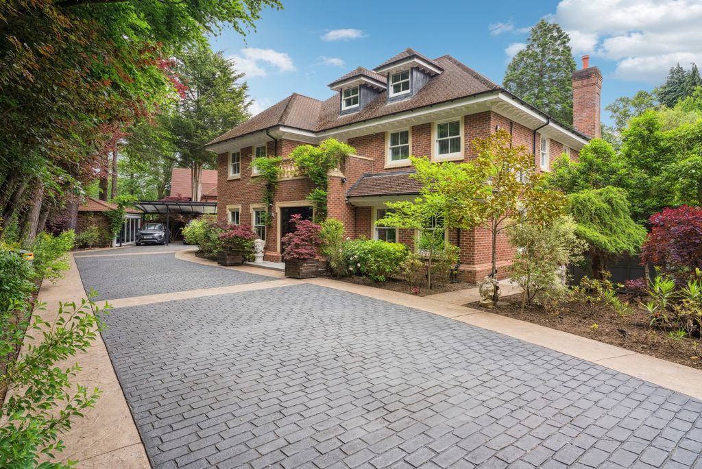 Property photo 1 of 28