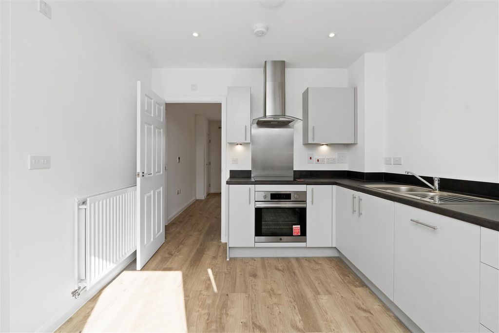 Property photo 2 of 12 Untitled-8102.Jpg
