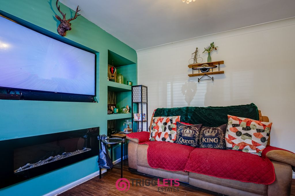 Property photo 3 of 27